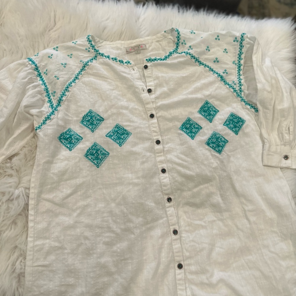 Women shirt